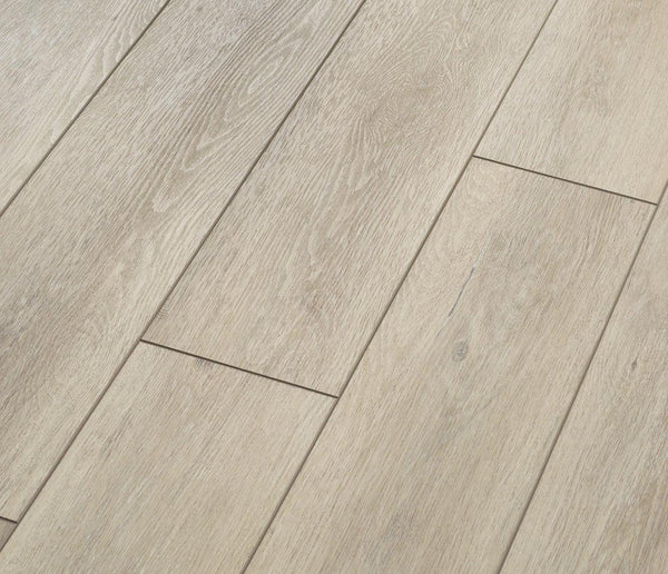 COREtec Naturals Vinylboden Swamp 1200+ in natürlichem Holzdesign, langlebig und stilvoll für moderne Räume.