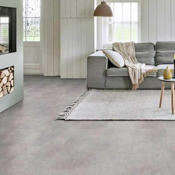 Moduléo Roots 40 Cantera Vinylboden, Klebevinyl mit Holz-Design, zeigt die strukturierte Oberfläche und das rustikale Muster.