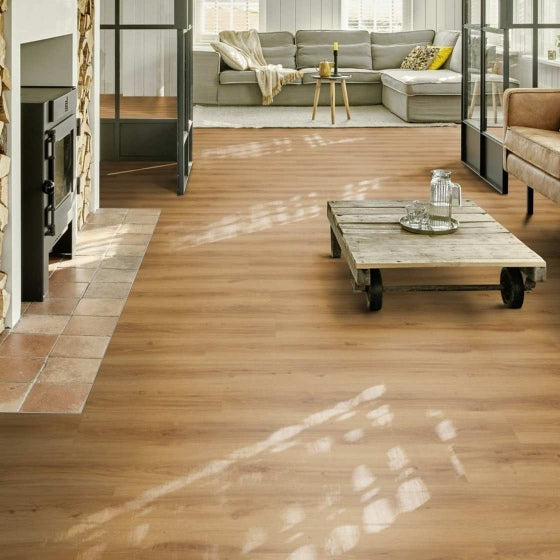 Vinylboden Moduleo Roots 40 Classic Oak 24438, Klebevinyl mit Holzmaserung, hellbraune Eichenoptik, langlebiges Bodenbelag.