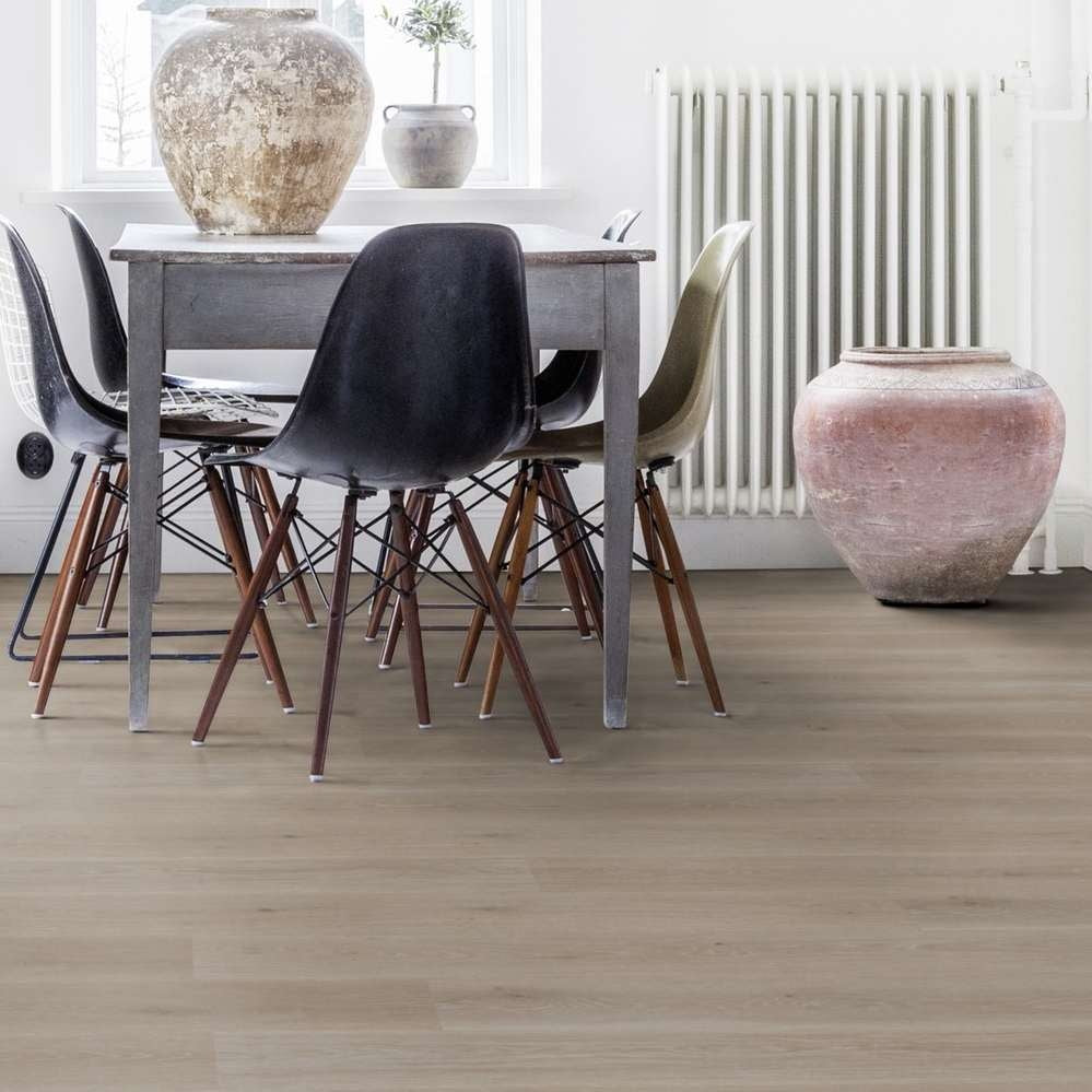Tarkett iD Essence Rigid 30 Tribe Oak Grey Klick-Vinylboden mit grauer Eichenoptik, robuste Vinylbodenfliese, modernes Design