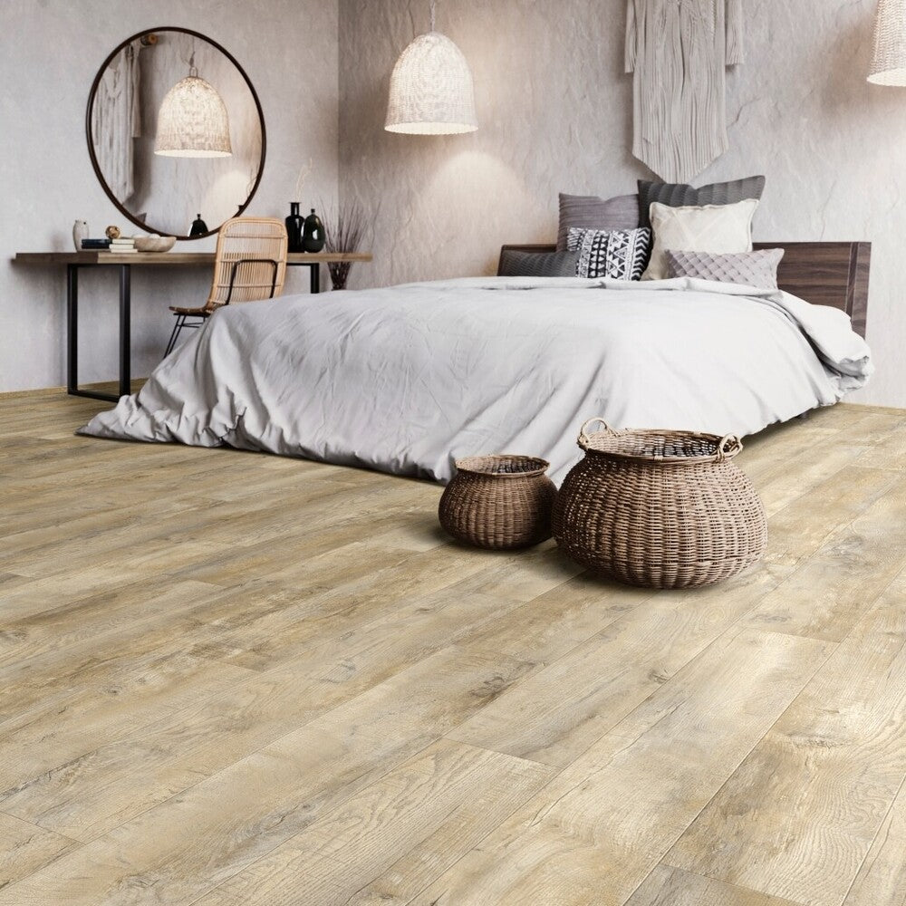Vinylboden Moduleo Roots 55 Country Oak 54925 in einem Raum, authentischer Holz-Look, langlebiges Klebevinyl, elegante Bodenfläche
