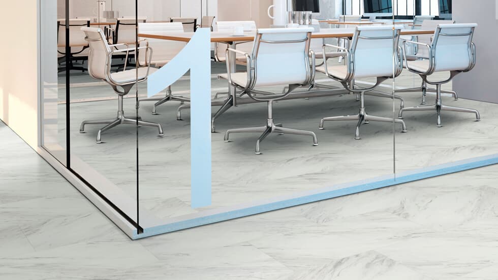 Vinylboden Project Floors floors@work MA 300 in einem Raum, Klebevinyl, strapazierfähig und langlebig für gewerbliche Räume
