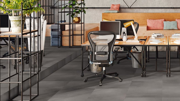 Vinylboden Project Floors floors@work TR 420 in einem Raum, langlebiger Klebevinylboden mit modernem Design.