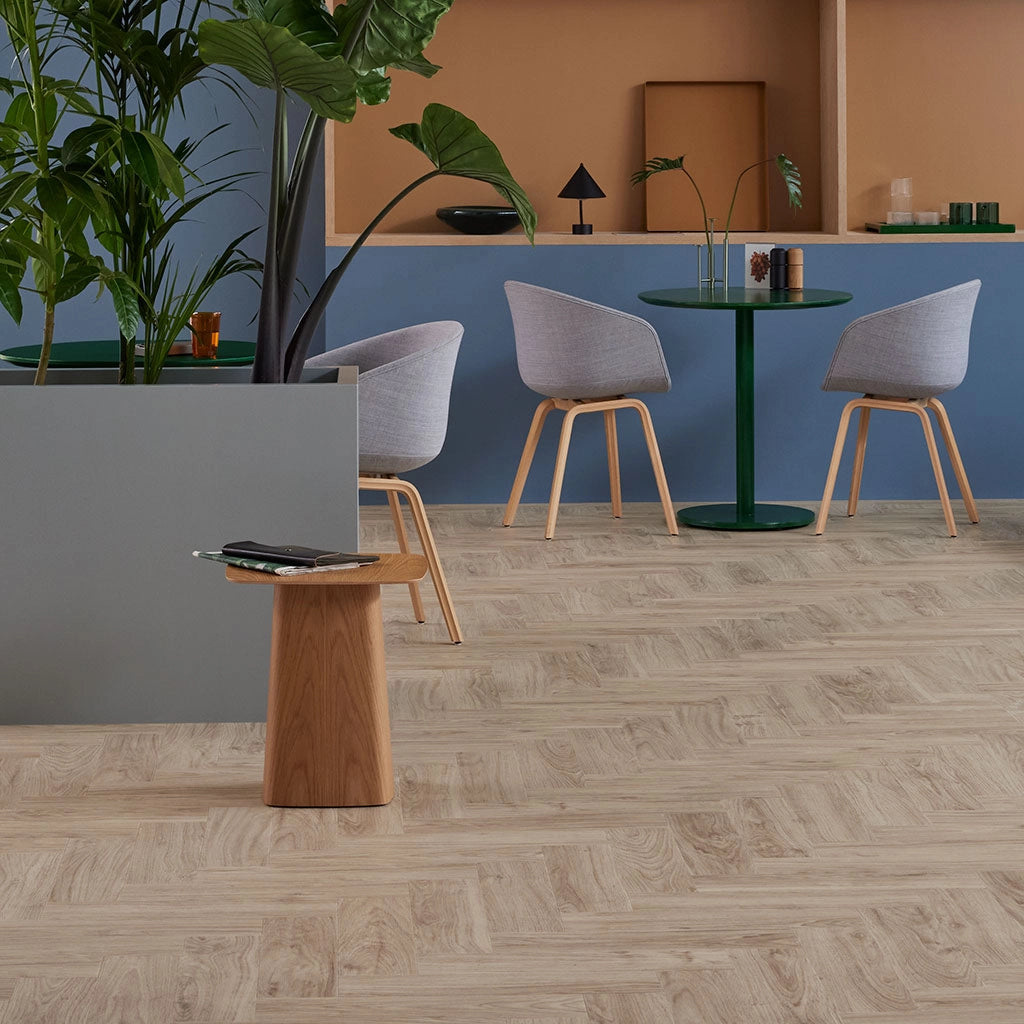 Forbo Pale Authentic Oak, im Raum verlegt
