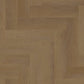 COREtec Naturals WBE Herringbone Sorrel Vinylboden, detaillierte Holzmaserung im Fischgratmuster, langlebiges Design.