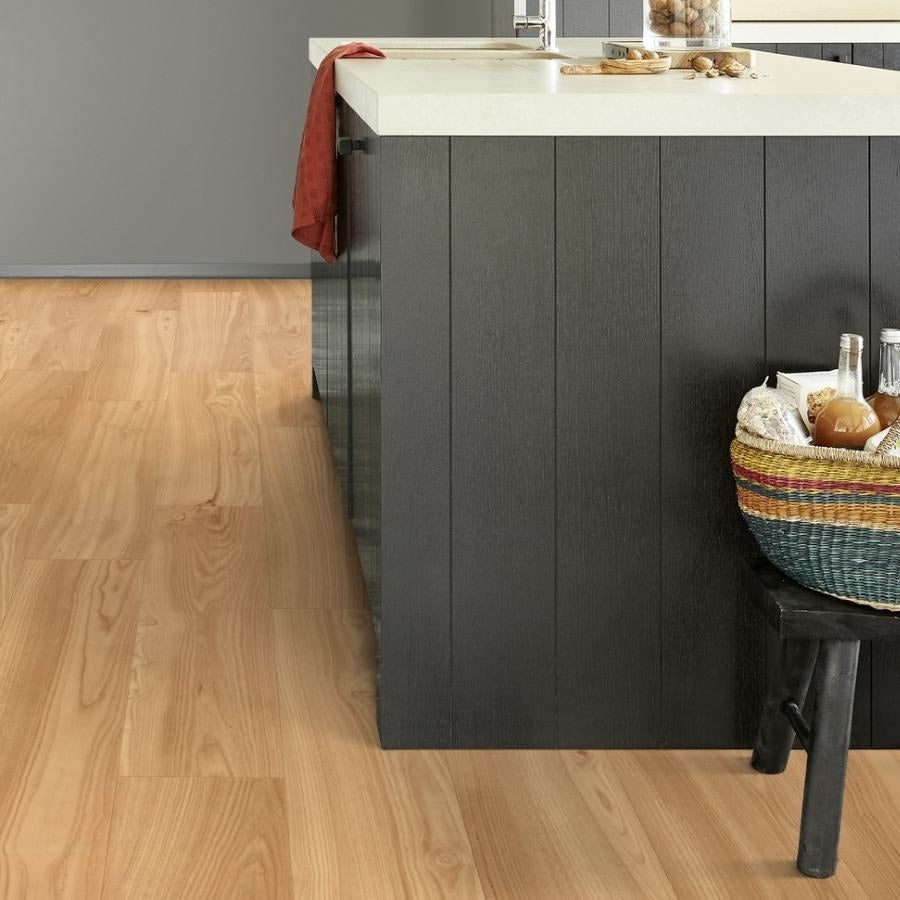 Vinylboden Tarkett iD Inspiration 40 Naturals Chestnut Original, Klebevinyl mit Holzmaserung und warmem Braunton, Nahaufnahme