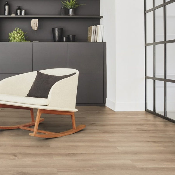 Tarkett iD Inspiration 55 Classics Vinylboden in natürlichem Eichenholz-Design, Klebevinyl für moderne Räume