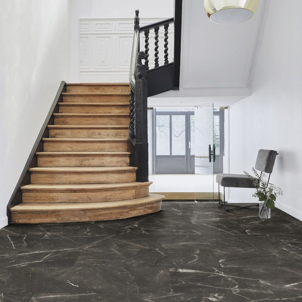 Tarkett iD Inspiration 55 Naturals Marquina Grande Black Vinylboden, schwarzer Klebevinyl mit Naturstein-Optik, langlebig und stilvoll