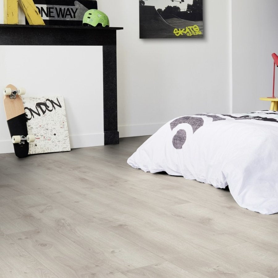 Tarkett iD Inspiration 55 Classics Rustic Oak Light Grey Vinylboden, Klebevinyl mit hellgrauem Eichenmuster, langlebig und stilvoll