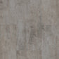 Vinylboden Project Floors floors@work TR 725 Klebevinyl in hellgrauer Holzoptik, frisch verlegt auf glatter Unterlage.