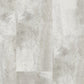 Vinylboden Project Floors floors@home TR 730 Klebevinyl mit Holzmaserung und beige Farbton, gelegt auf einem Boden.