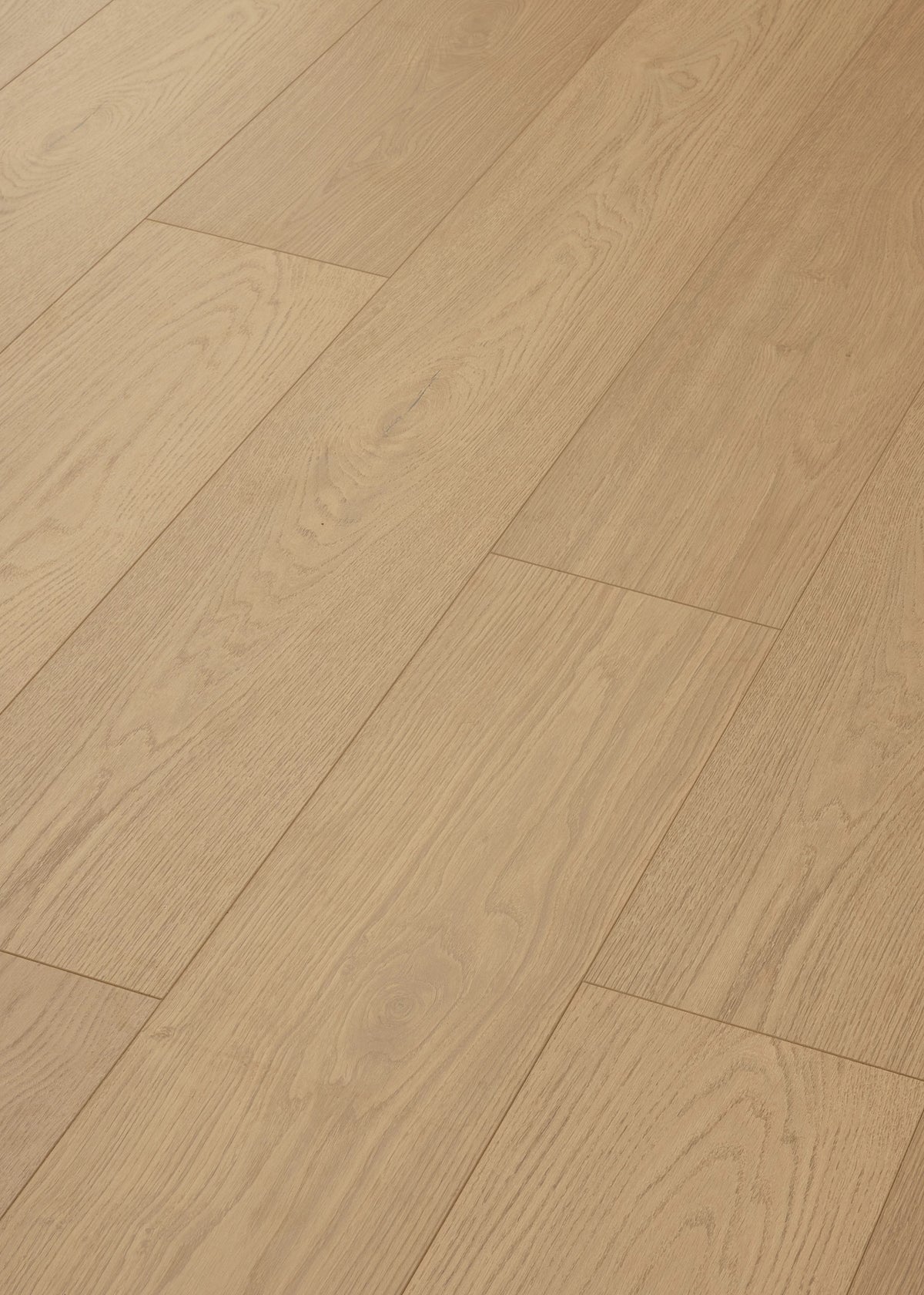 COREtec Tytan Atlas Schrägansicht mit V-Fuge und Holzstruktur