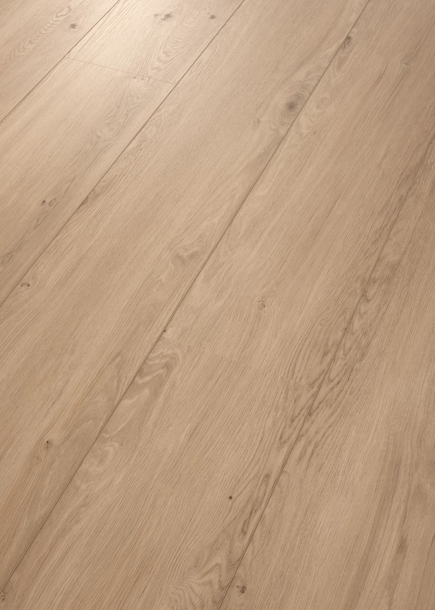 COREtec Vinylboden XL-END Kylemore 50 LVREXL 4355 in Holzoptik, geordnet und leicht schräg aufgenommen
