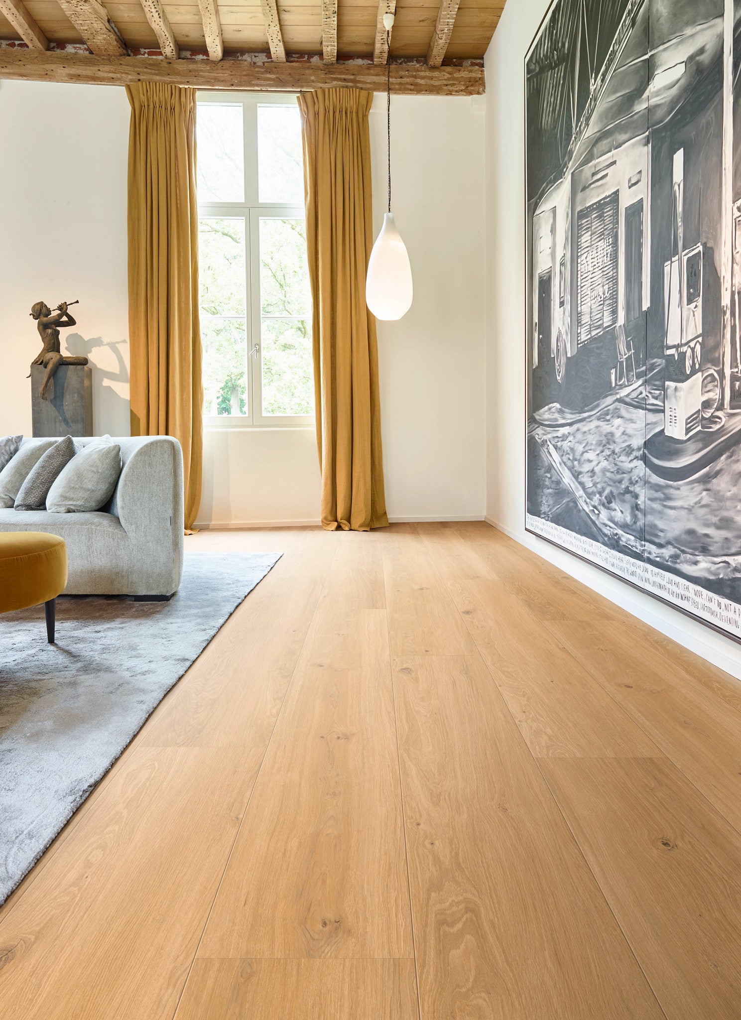 COREtec Vinylboden Chambord – 50 LVREXL 4358 in einem Raum mit Holzoptik, zeigt die langlebige und stilvolle Oberfläche.